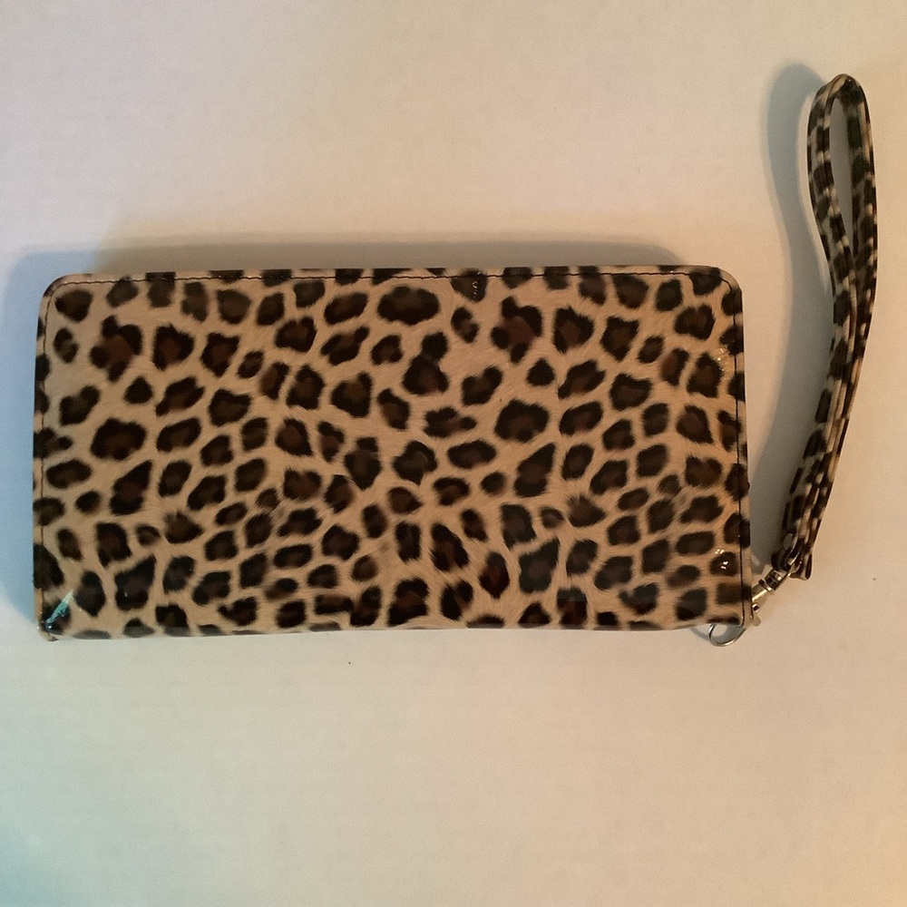 Wallet Wristlet Leopard Print New (But With A Few… - image 6